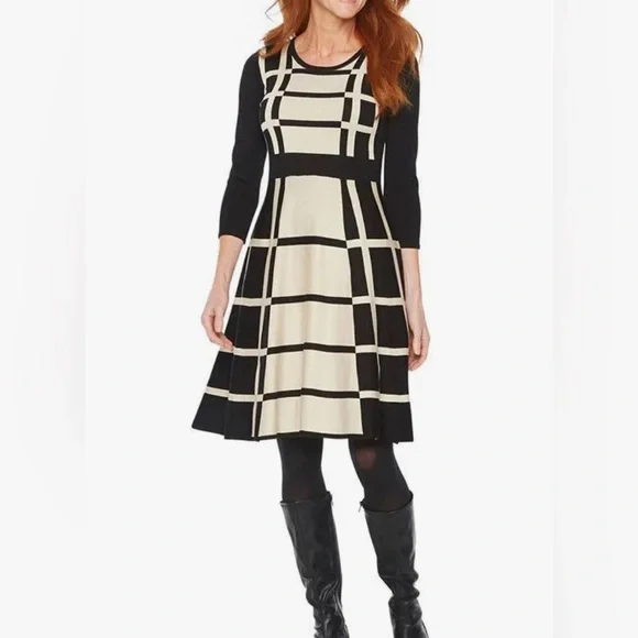 Women’s dress - Picture 2 of 5